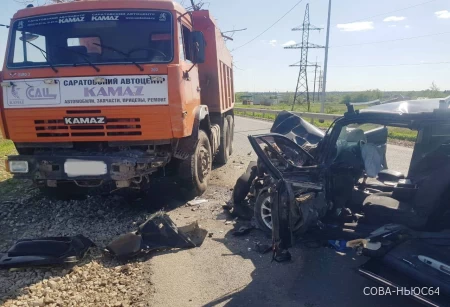 В столкновении с КАМАЗом под Саратовом погиб водитель китайской иномарки
