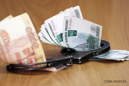 Главного врача из Энгельса подозревают в получении взятки в 150 тысяч рублей