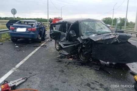В дорожной аварии под Саратовом погиб человек