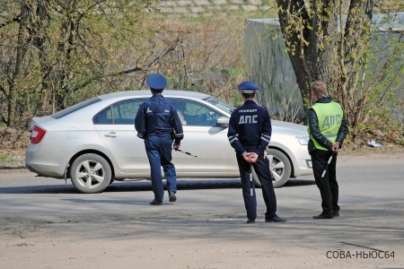 Около полутора тысяч авто с несуществующими номерами выявили в Саратовской области