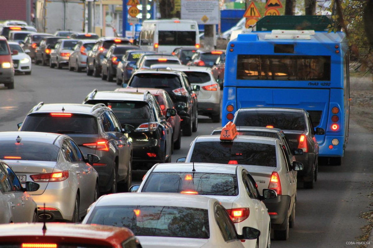 Саратовских автомобилистов предупредили об отключении светофора