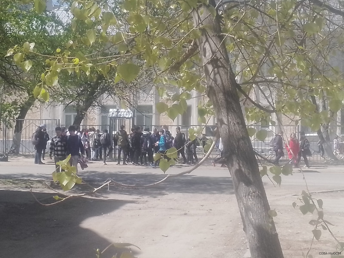 Новая учебная неделя в саратовских школах началась с эвакуации
