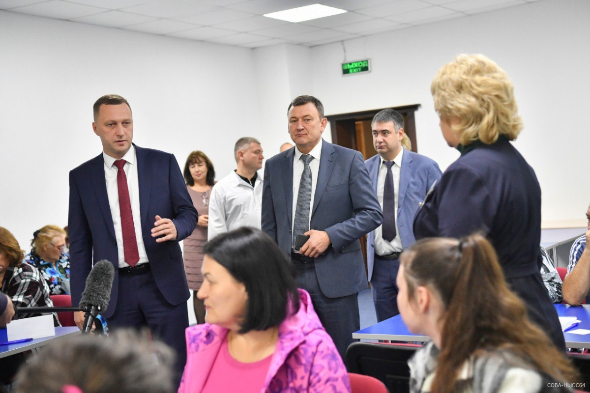 Бусаргин встретился с размещенными в пансионате "Сокол" жителями Донбасса