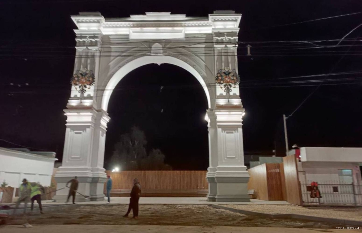 Коммунальный фонтан у Триумфальной арки ограничил движение по Чернышевского еще на два дня