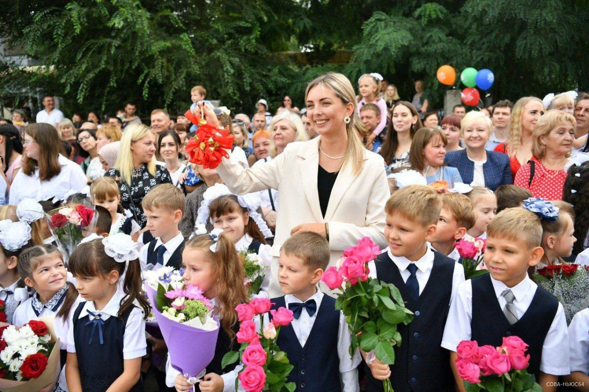 Роман Бусаргин поздравил учителей с их профессиональным праздником