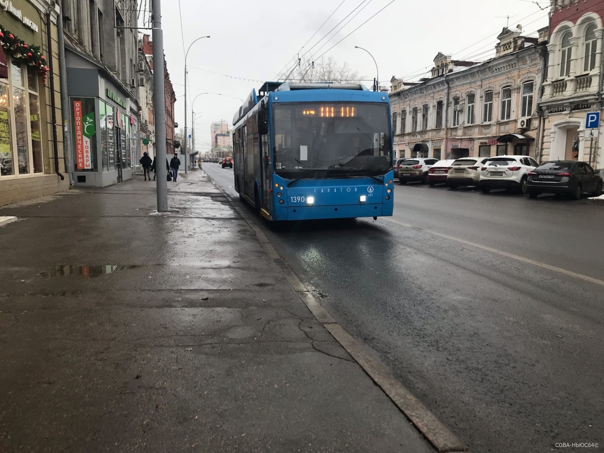 В центральной части Саратова остановились два троллейбусных маршрута