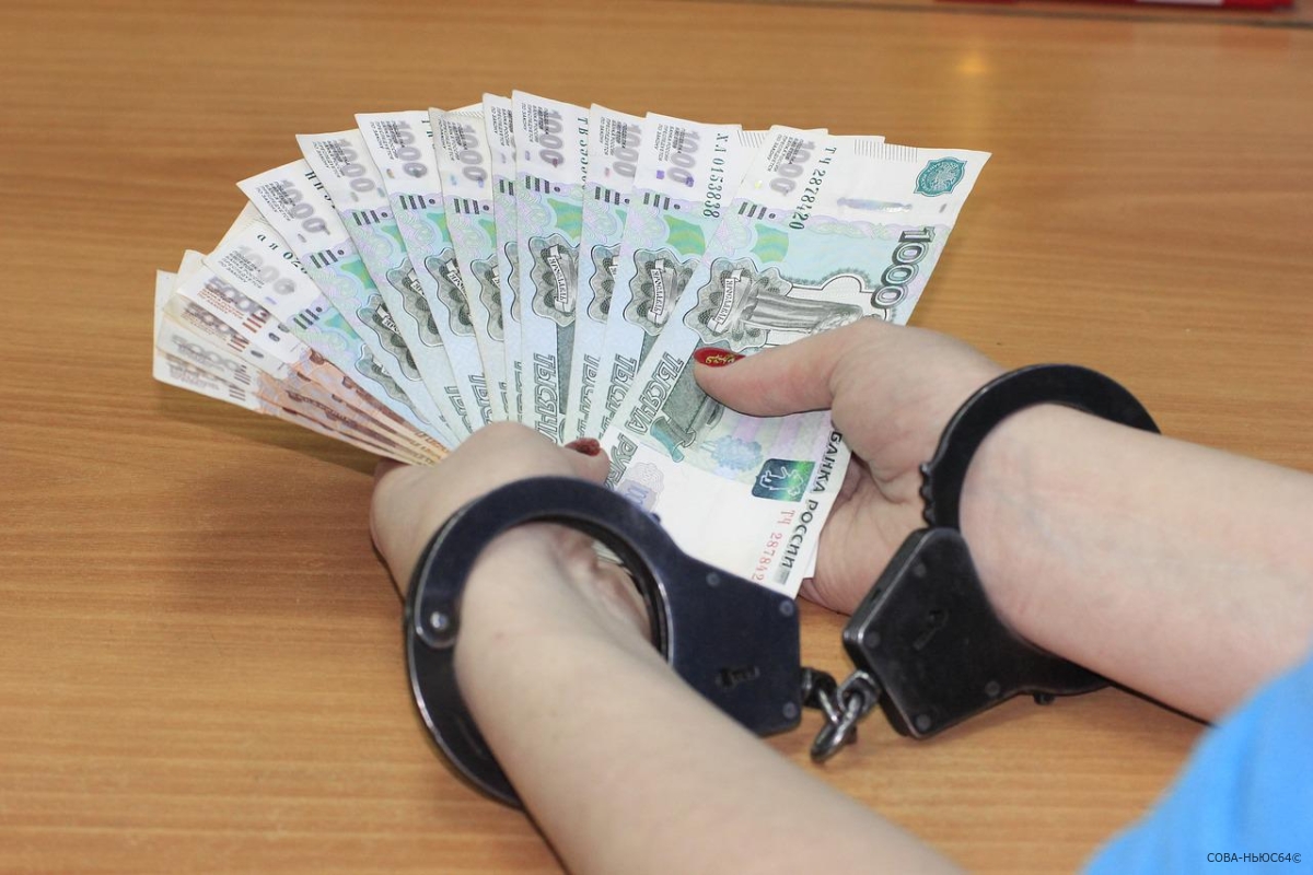 Экс-сотрудника саратовского СИЗО приговорили к полумиллионному штрафу