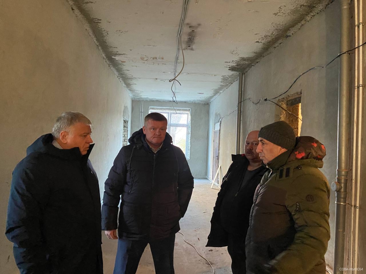 Михаил Исаев проверил реконструкцию бывшего монтажного техникума "в динамике с выходных дней"