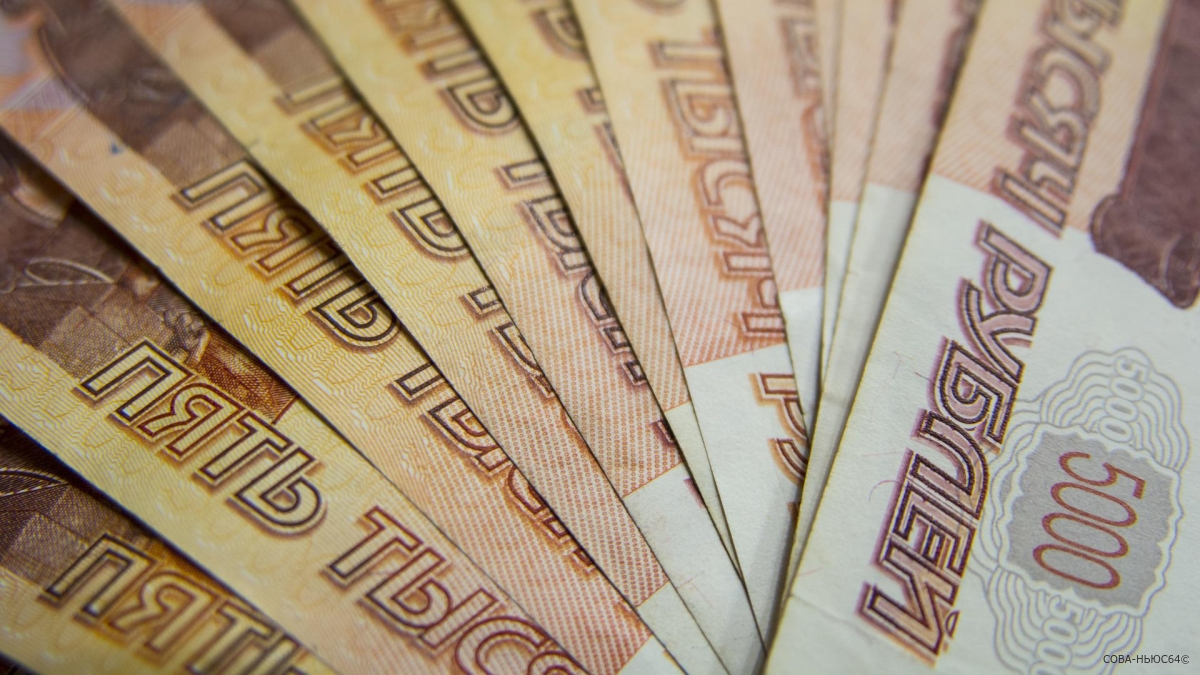 Саратовский ветеран труда принес накопленные деньги в помощь участникам СВО