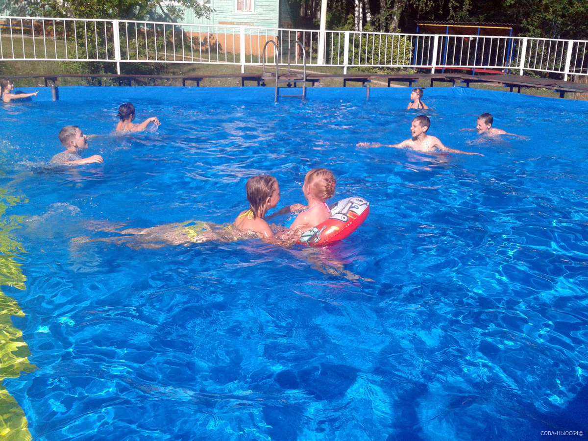 В бассейне в Вольске едва не утонул подросток