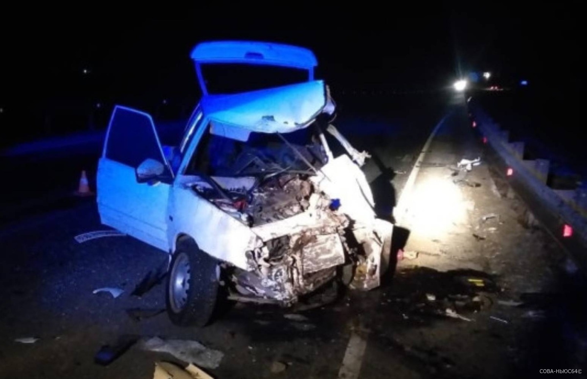 Водитель «четырнадцатой» погиб при столкновении с тягачом под Саратовом