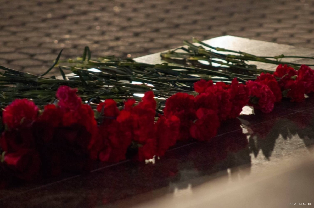 Участника СВО Виктора Казарова из Энгельса похоронили в могиле с погибшим братом
