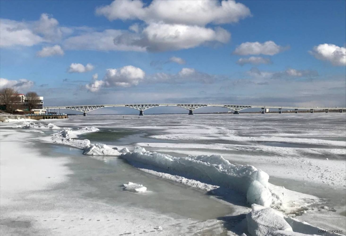 12 саратовских рыбаков нарушили запрет выхода на лед с 15 марта