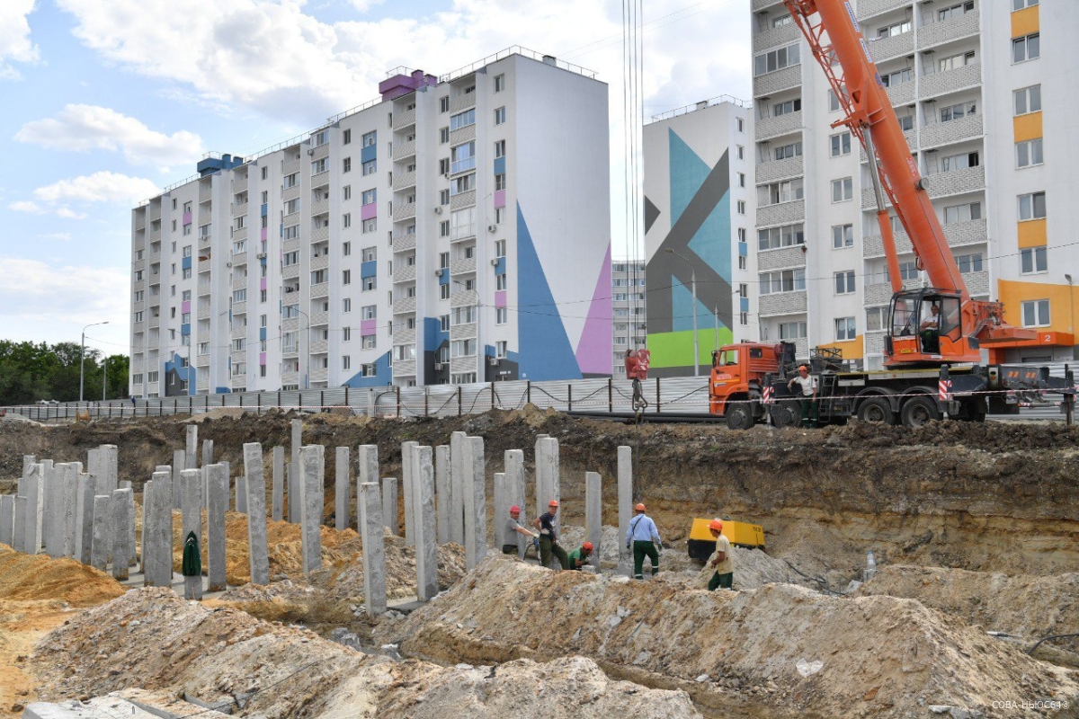 Бусаргин рассказал о стройке новой школы с бассейном в Городских просторах