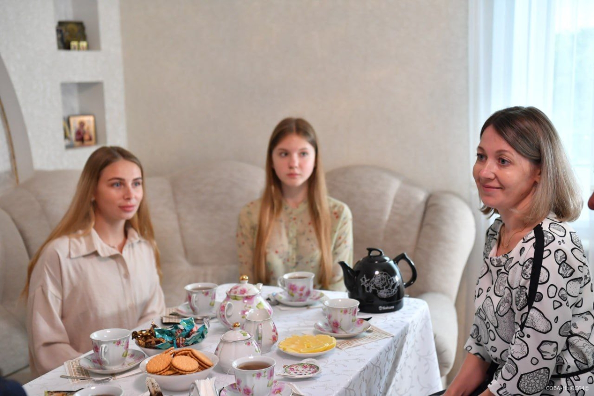 Губернатор Бусаргин  встретился с семьёй участника СВО в Красноармейске