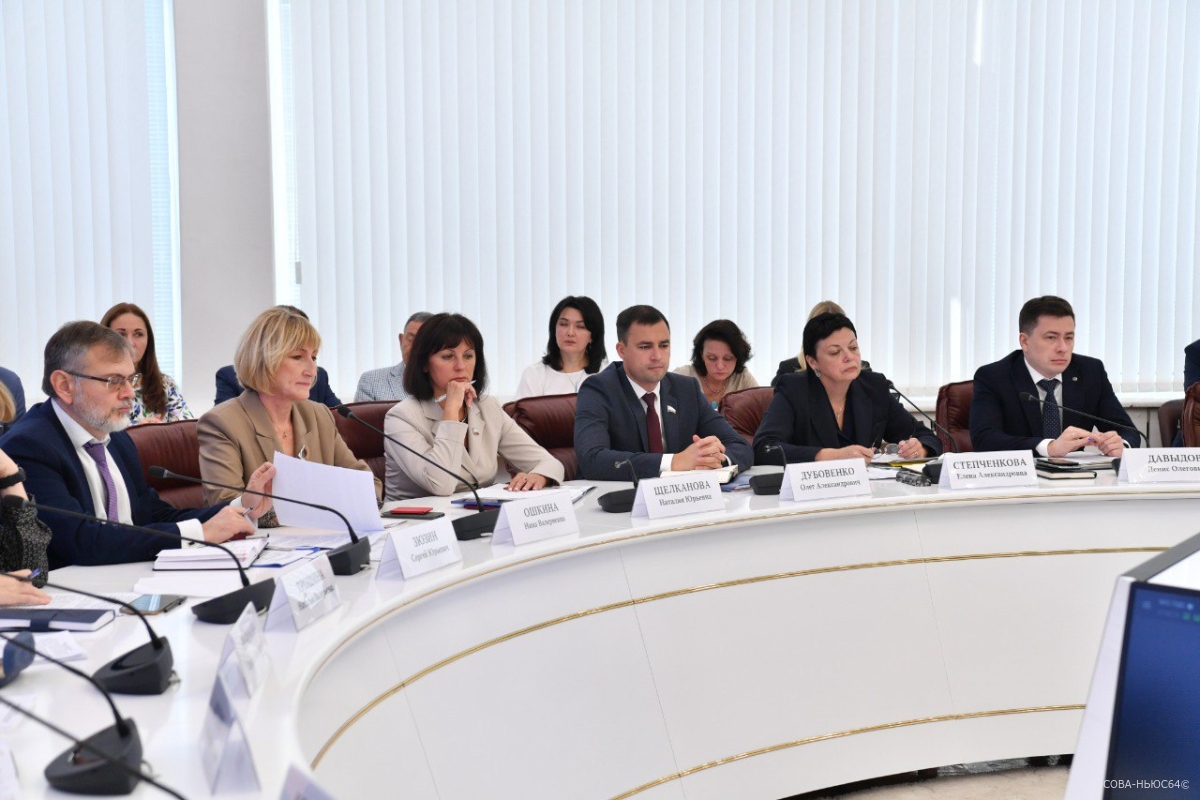 Бусаргин обязал саратовских министров посетить линейки на 1 сентября