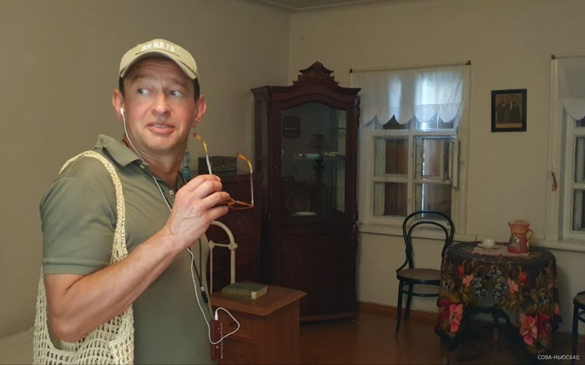 Константин Хабенский побывал в Саратове и посетил музей