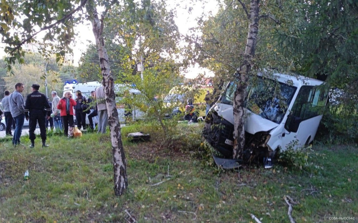 8 пассажиров пострадали в ДТП с маршруткой № 46А в Саратове