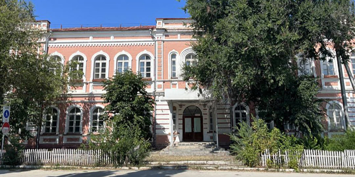 Две саратовские школы включили в перечень памятников культуры