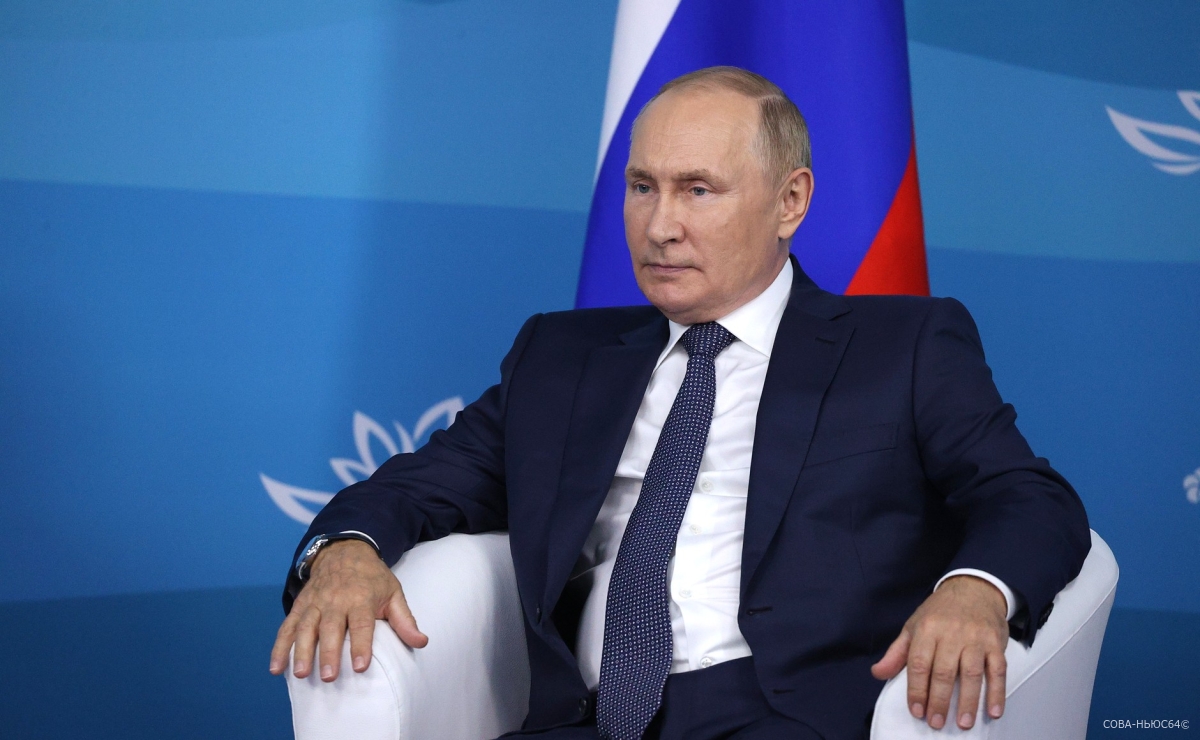Президент Путин наградил саратовского электромонтера