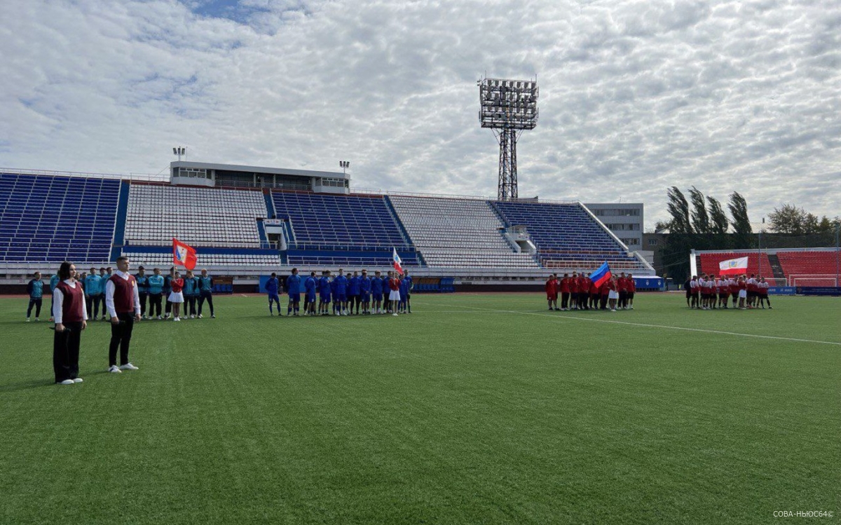 В Саратове обновят футбольное поле на стадионе «Локомотив»