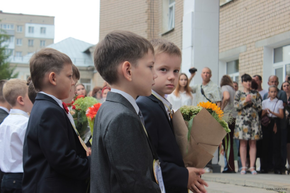 Вячеслав Володин запустил опрос о проблемах в школах Саратова