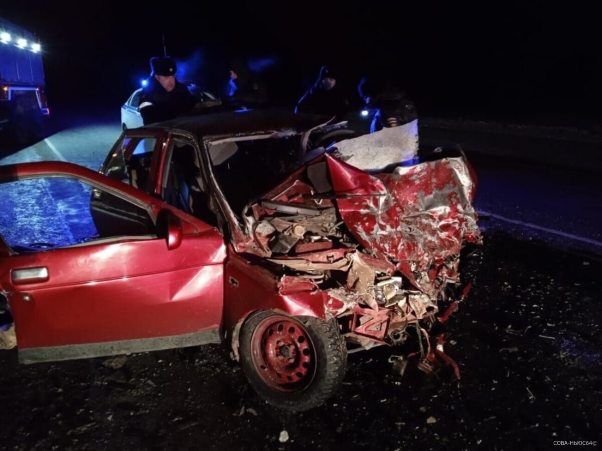 В аварии на трассе под Саратовом погибли 6 человек