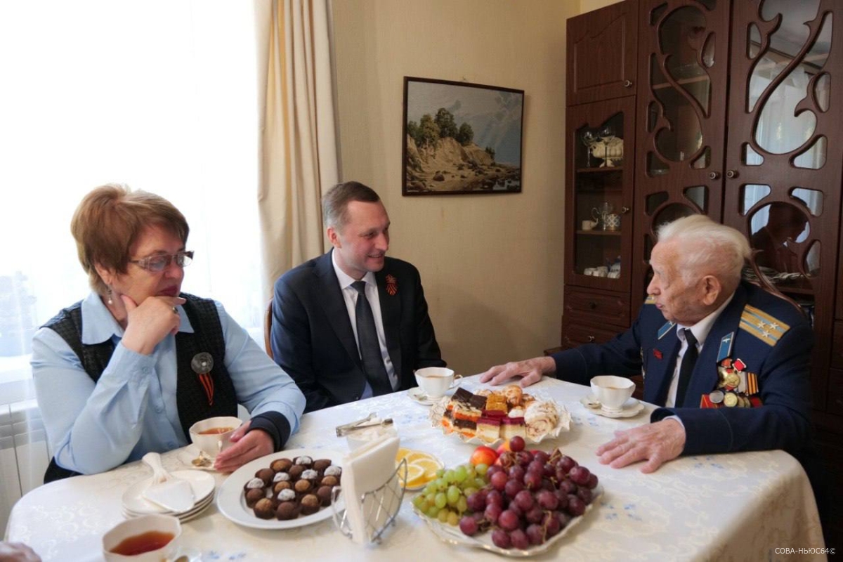 Губернатор Бусаргин поздравил с Днем Победы ветерана Евгения Федяева